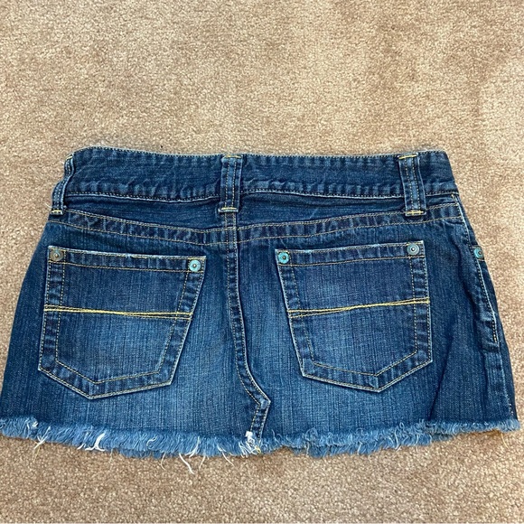 Uniqlo denim jean skirt - Picture 4 of 4